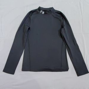 Under Arnour youth medium fitted cold gear.